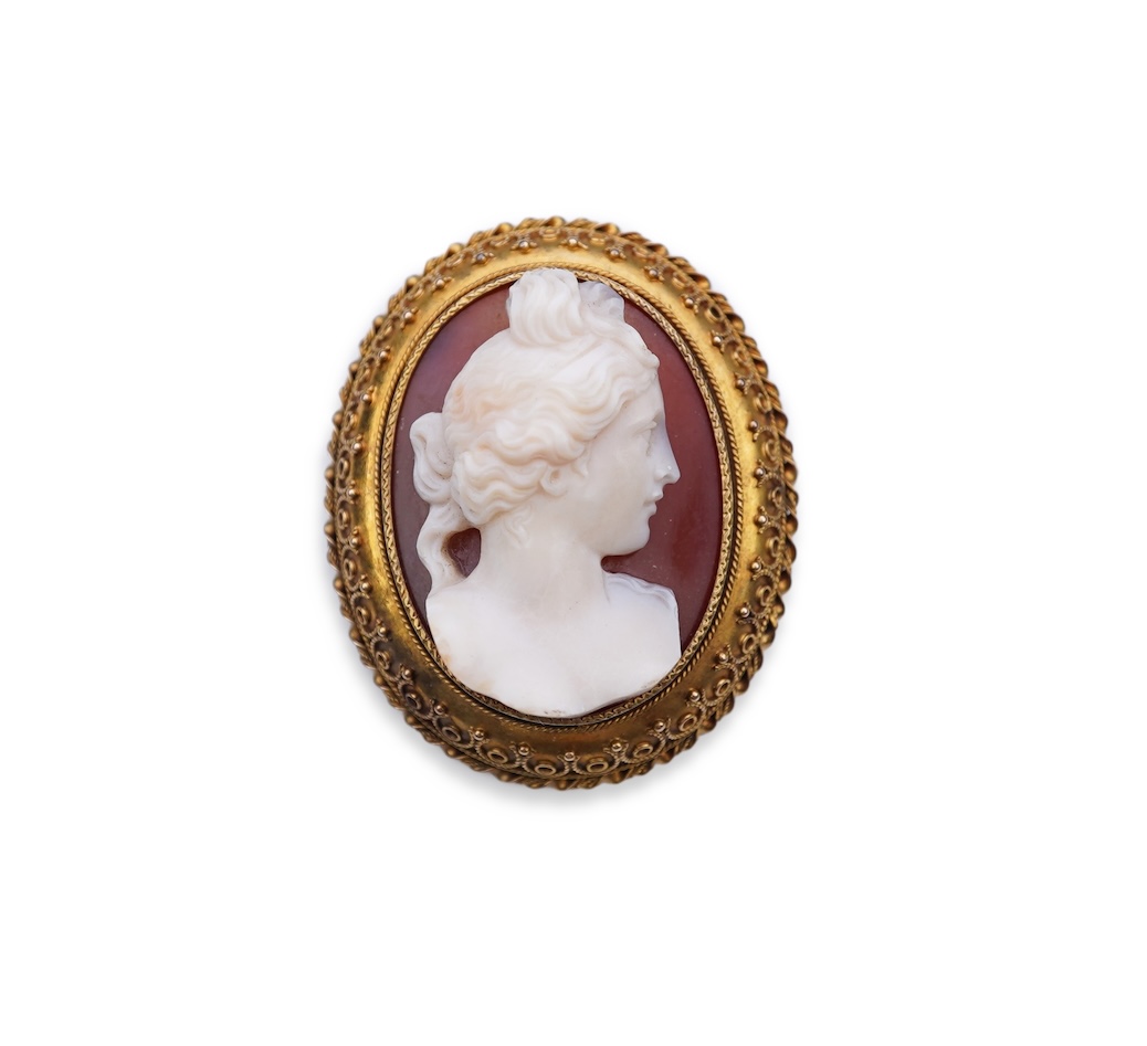 A Victorian agate cameo brooch, second half 19th century